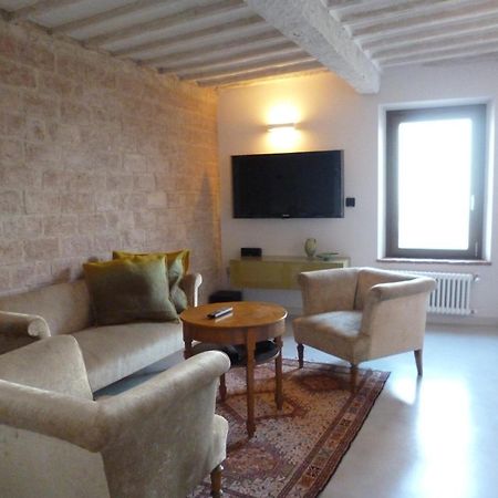 Holiday Apartment In Historical Palace Montepulciano Stazione Exterior foto