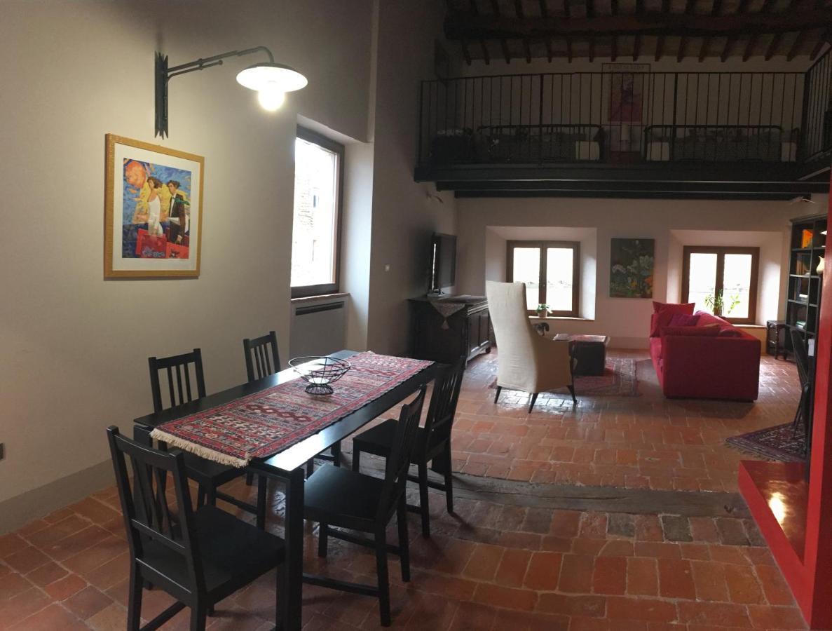 Holiday Apartment In Historical Palace Montepulciano Stazione Exterior foto