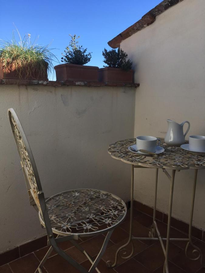 Holiday Apartment In Historical Palace Montepulciano Stazione Exterior foto