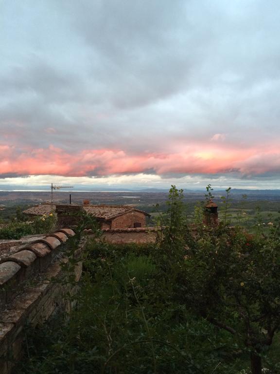 Holiday Apartment In Historical Palace Montepulciano Stazione Quarto foto
